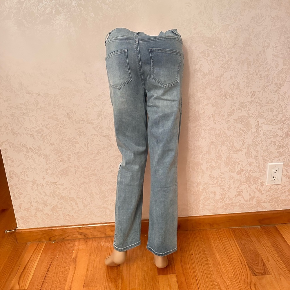 Celebrity Pink Light Blue Denim - Picture 2 of 4